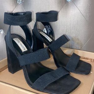 Steve Madden National Black Elastic Heels